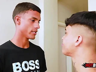 See Kaik Kavalo's super-steamy delivery dude get his phat lollipop jammed by a youthful stud's meaty wood