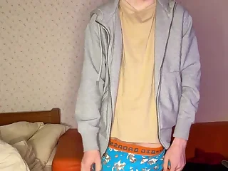 Watch Evgeny Twink take on a massive dick & gulp down a juicy fountain for hours!